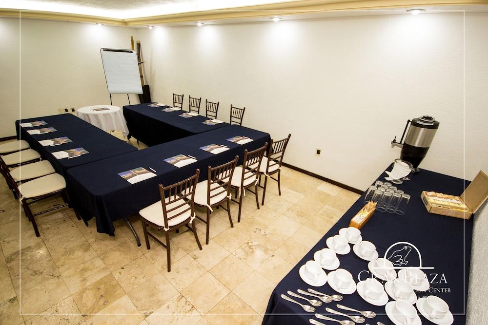 Hotel Gran Plaza & Convention Center Гуанахуато Экстерьер фото