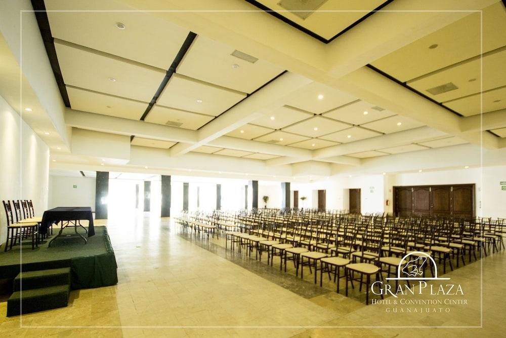Hotel Gran Plaza & Convention Center Гуанахуато Экстерьер фото