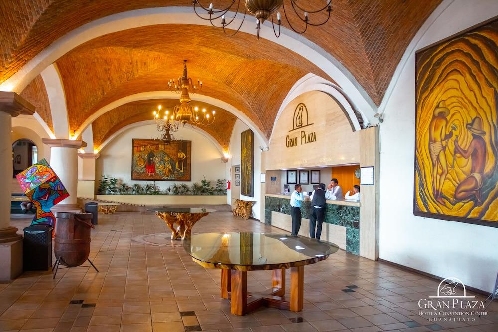 Hotel Gran Plaza & Convention Center Гуанахуато Экстерьер фото