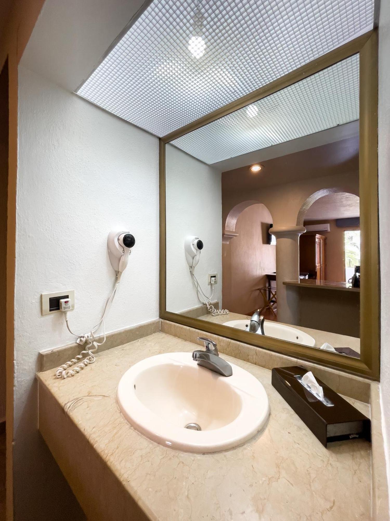 Hotel Gran Plaza & Convention Center Гуанахуато Экстерьер фото