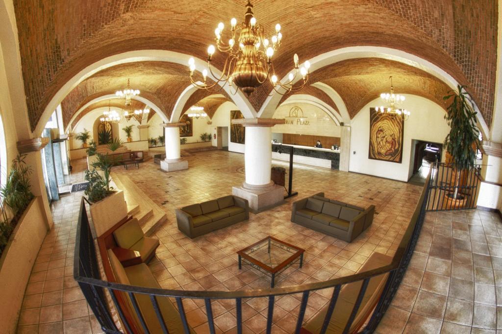 Hotel Gran Plaza & Convention Center Гуанахуато Экстерьер фото